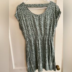 Green Leopard Women’s Dress with pockets. Large